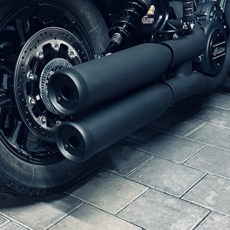 Indian Scout Bobber Sixty Twenty gerade Auspuffkürzung