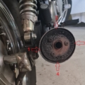 Verstellbarer dB-Killer Suzuki GZ 125 Auspuffende schräg